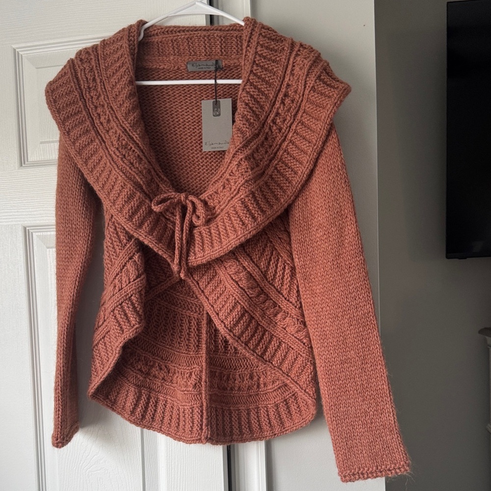 Elegant Women's Knit Cardigan in Warm Brown